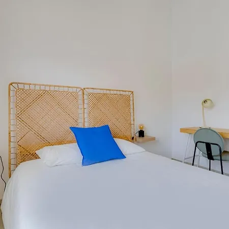 Appartement 4 Bed Spacious New Renovated, Free Parking Close